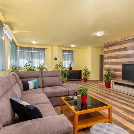 Apartment Monte *