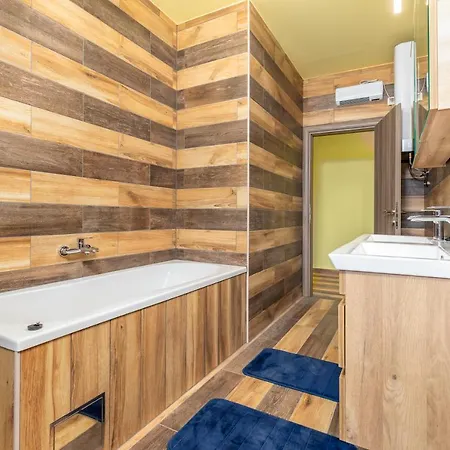 Monte Apartment *