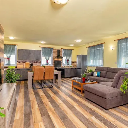 Monte Apartment