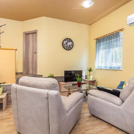 Monte Apartman Póla