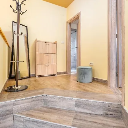 Monte アパート プーラ